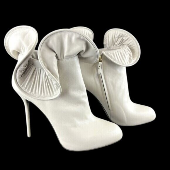Sergio Rossi 9 Booties Leather Ruffle Luxury Cream High Heel Fairy Core Designer - Picture 16 of 16